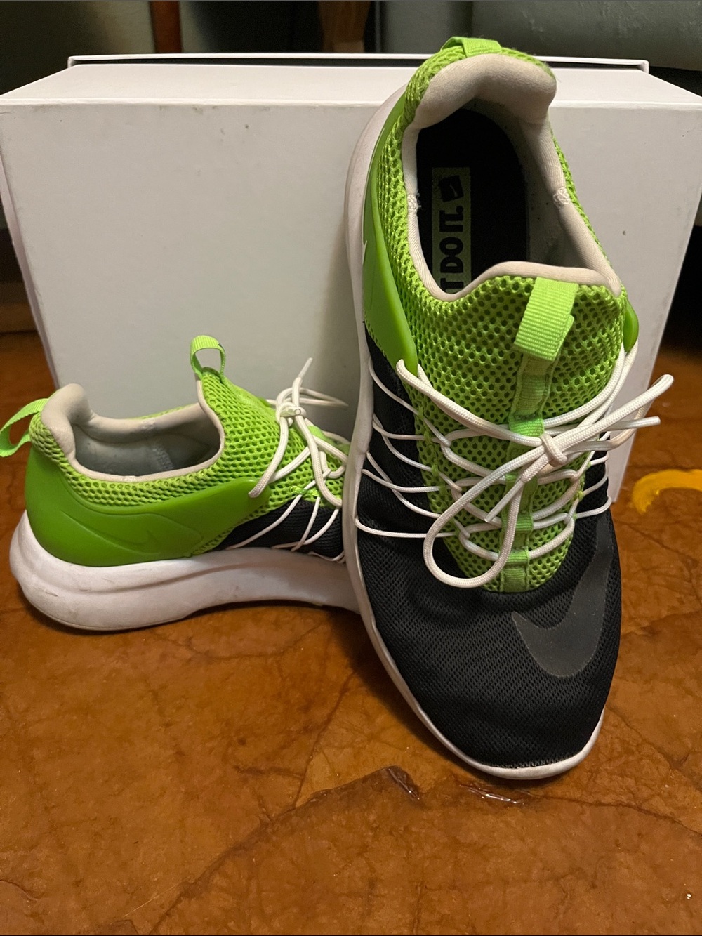 Nike Men's Athletic Sneakers - Neon Green & Black Sz 10.0